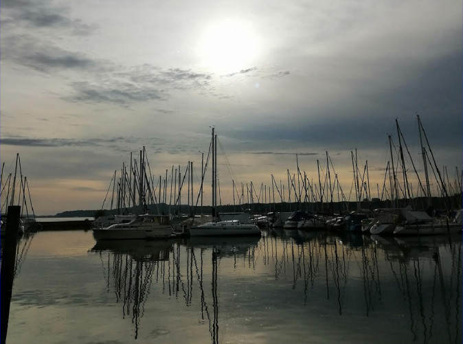 054_Schoene Aussichten Touristik neuenburgersee-4351793_1280